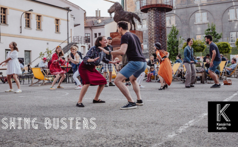 Venkovní swingová tančírna