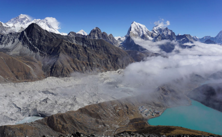 Nepál - od Everestu k nosorožcům
