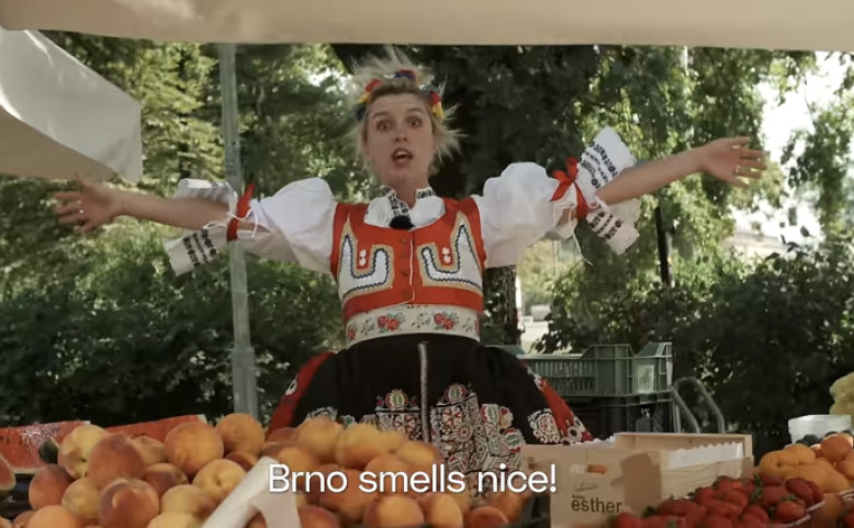 MUCHA + cimbálová muzika Friška z Kyjova před Crossem