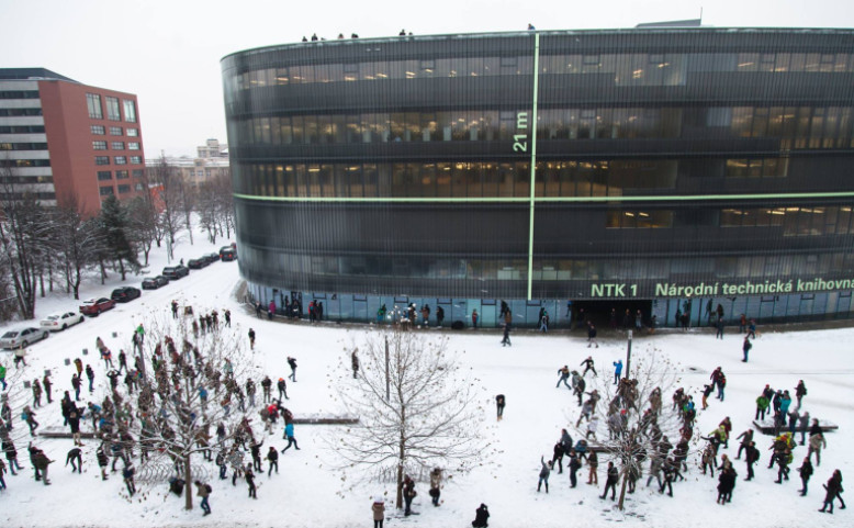 Kampusová koulovačka