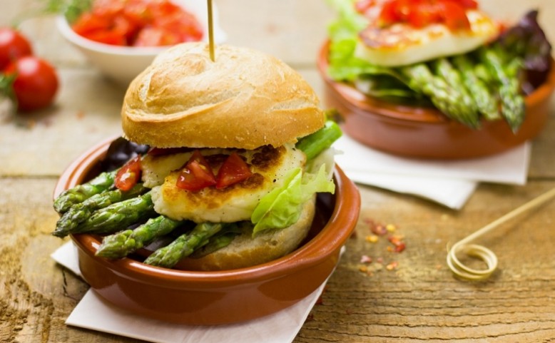 Vegan Burger Day II aneb zakončete léto v Jídelně
