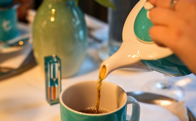 Čaj o páté „Afternoon Tea & Bubbles“