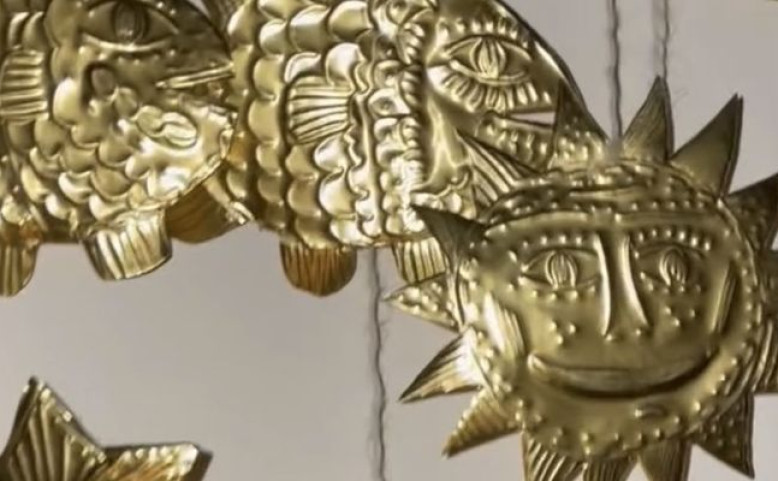 Děti tvoří: vánoční ozdoby vytlačované do plechu