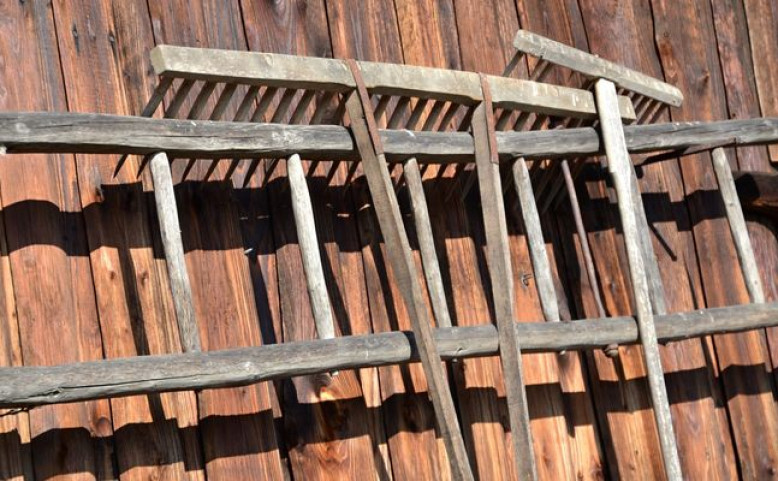 Děti tvoří v Národopisném muzeu: Hrábě k práci a hraní