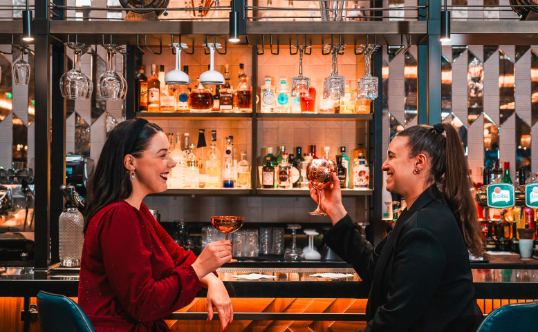 Neomezený bufetový brunch & živá hudba s kachnou