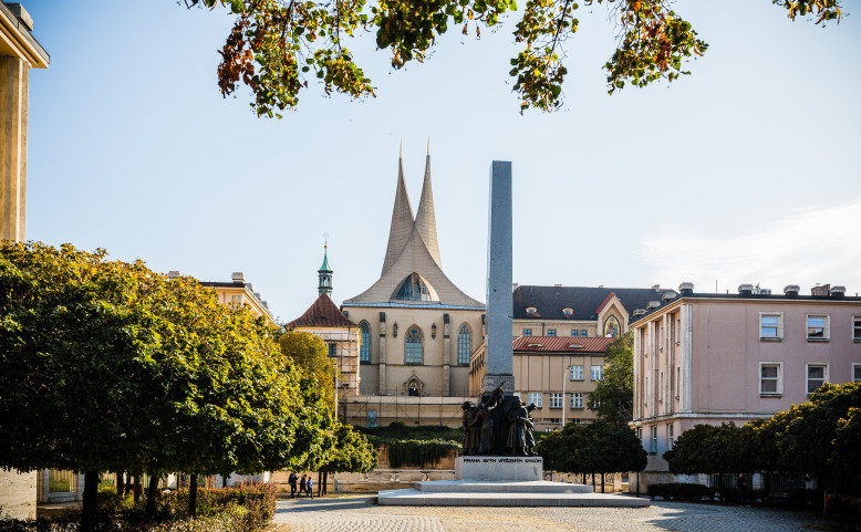 Komentovaná prohlídka Emauzského opatství