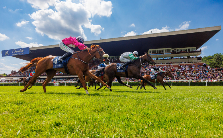 DUBNOVÝ DOSTIHOVÝ DEN