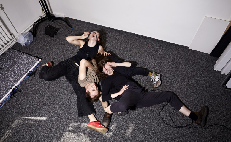 Temporary YOUNG | Tři taneční performance ve výstavě