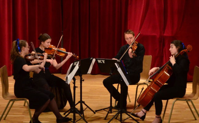 Salón Dvořák: Leggiero Quartet