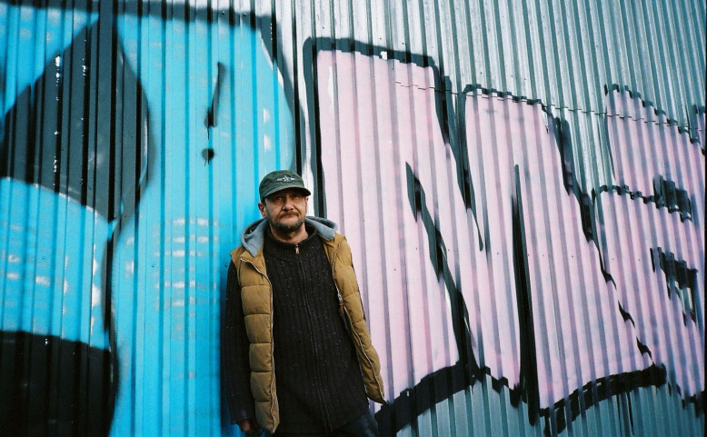 Karlín kontra Palmovka: latté vs lavička