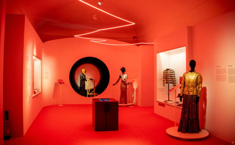 Komentované prohlídky výstavy Soňa Červená