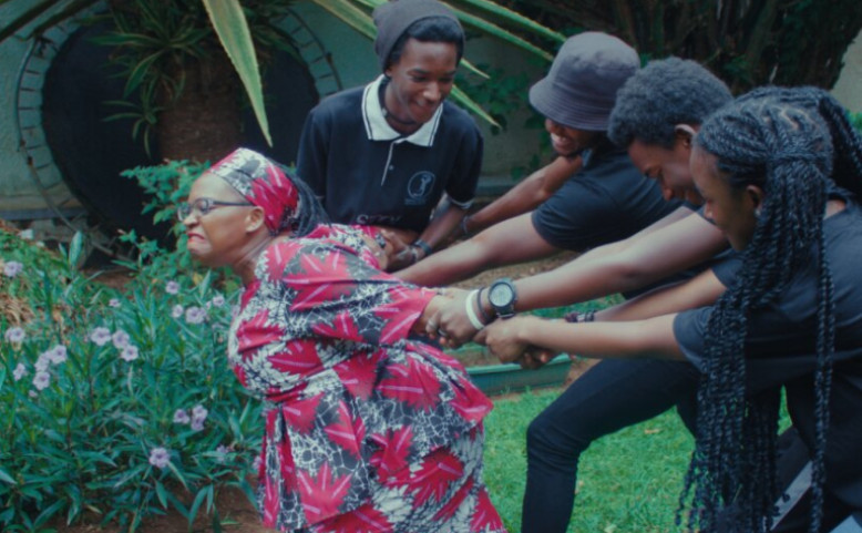 JEDEN SVĚT | Žena, která dráždila leoparda