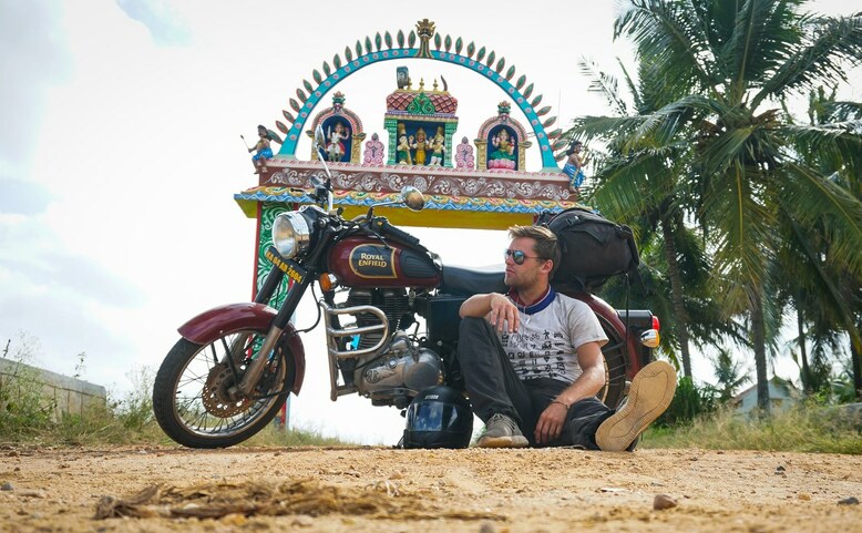 Plnotučný low cost zážitek Indií na motorce (Vašek Torčík)