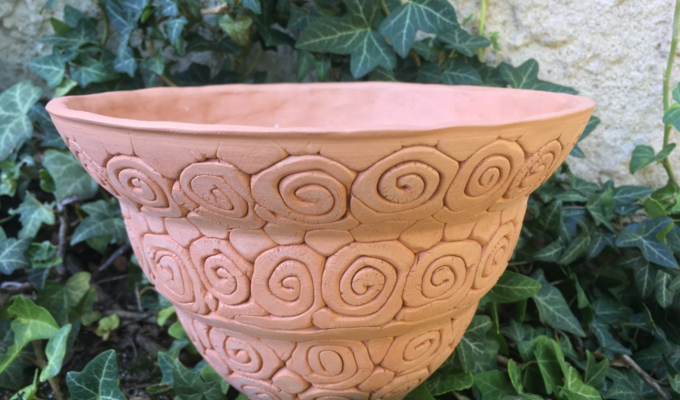 Tradiční řemeslné dílny: Keramika – techniky vytváření z volné ruky