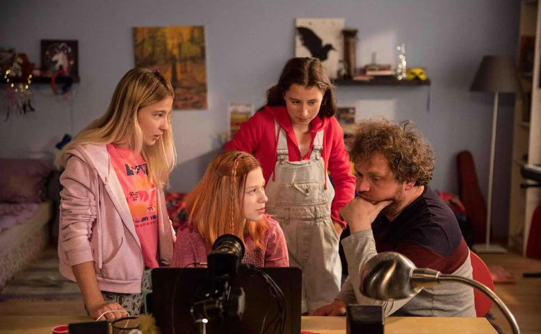 Autokino: V síti 18+