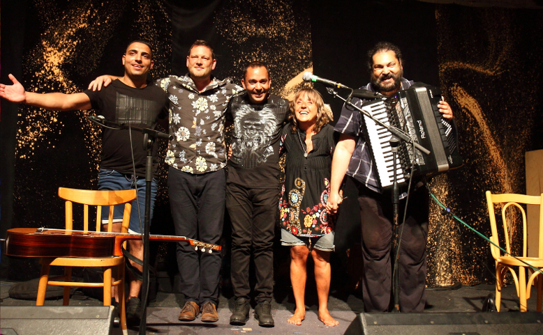 Khamoro: Koncert tradiční romské hudby - online
