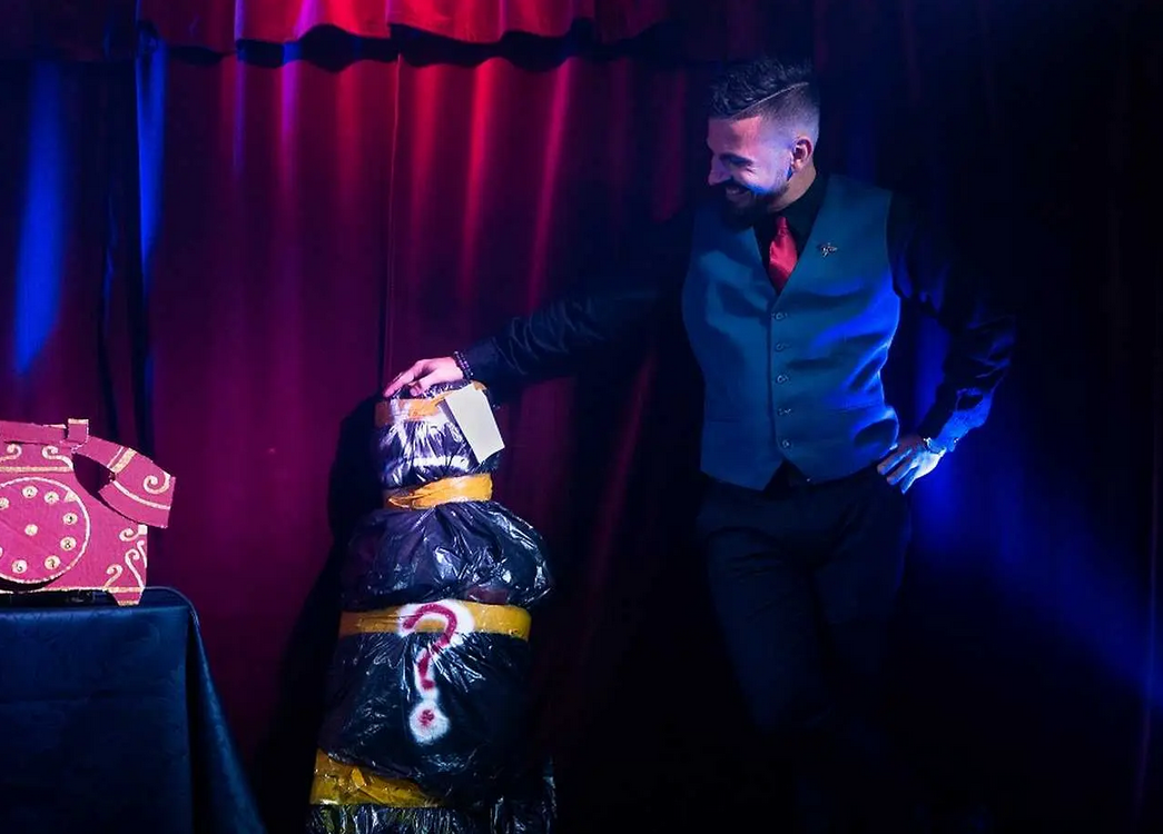 Detektivní kouzelnická show