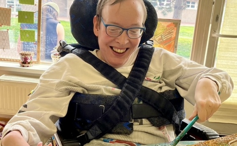 Novoročenky pomáhají – výstava obrazů z charitativního projektu