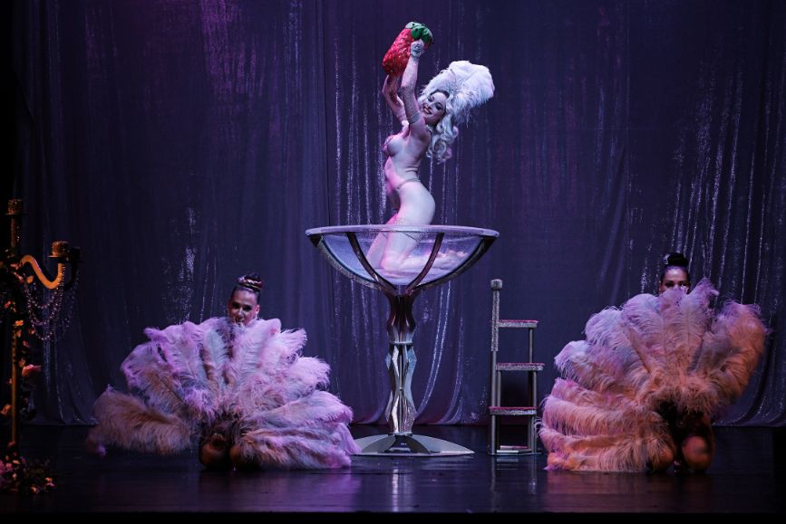 Divine Burlesque: Diamonds & Divas