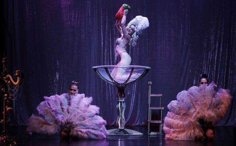 Divine Burlesque: Diamonds & Divas