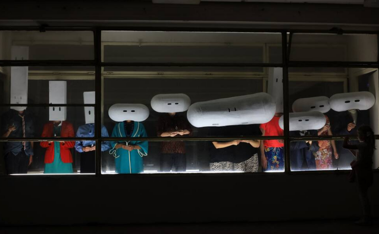 Performance shYfted wOrld