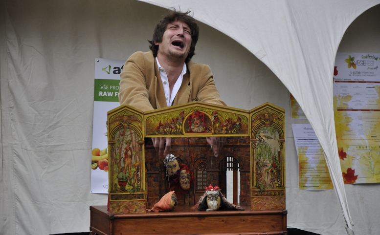 Loutky bez hranic: Bramborové království