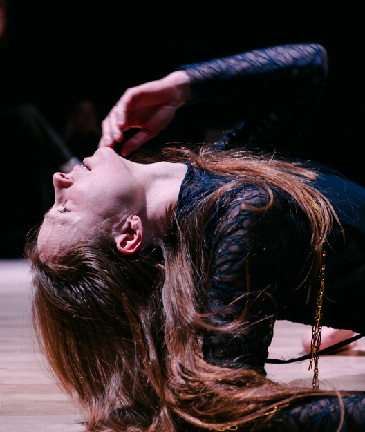 FLOW & GLOW – sdílení praxí: Crying Somatics s Antoinette Helbing