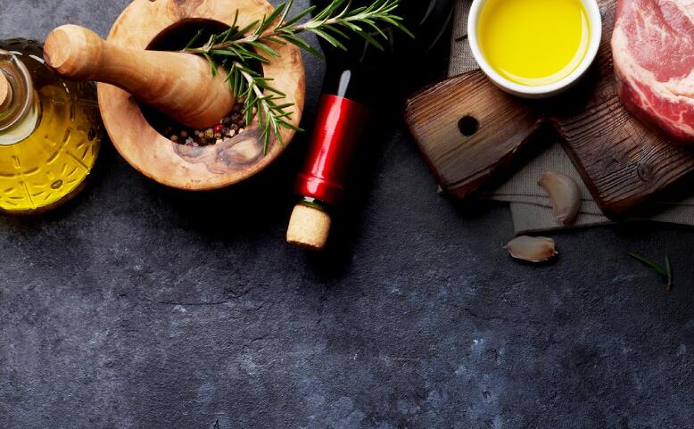 Prvorepublikové menu - zvěřina, svíčková i dezert