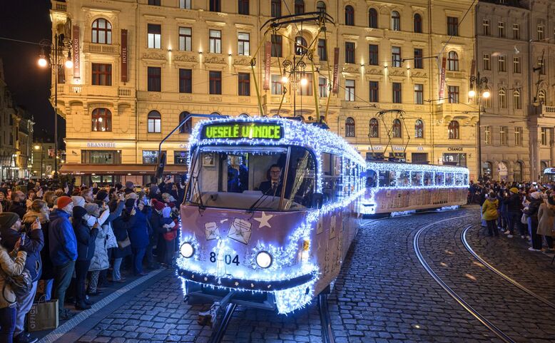 Rozsvícení vánoční tramvajové flotily