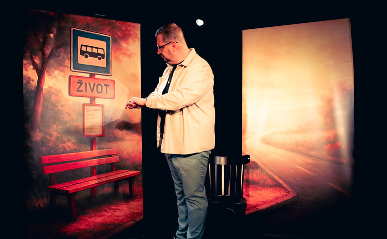 Hypnotizér z autobusové zastávky