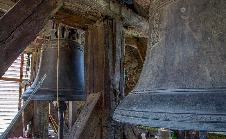 Polední zvonění naživo - komentovaná procházka