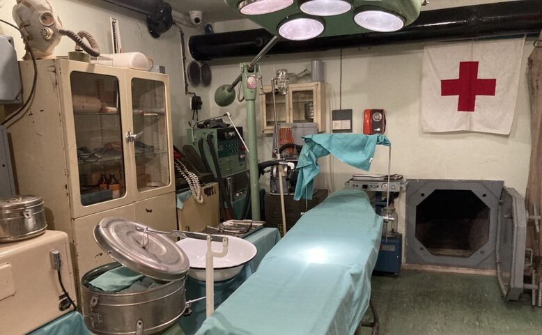 Návštěva protiatomového krytu v hotelu Jalta