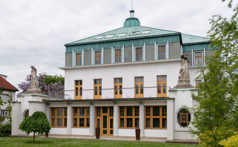 VYPRODÁNO: Vily slavných osobností v Bubenči I.