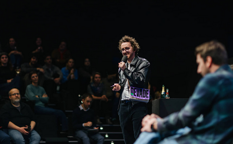 DEVADE: Tehdy a dnes