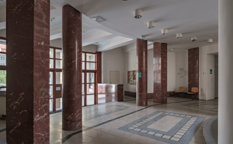Z učeben ke hvězdám: Arcibiskupské gymnázium - prohlídka
