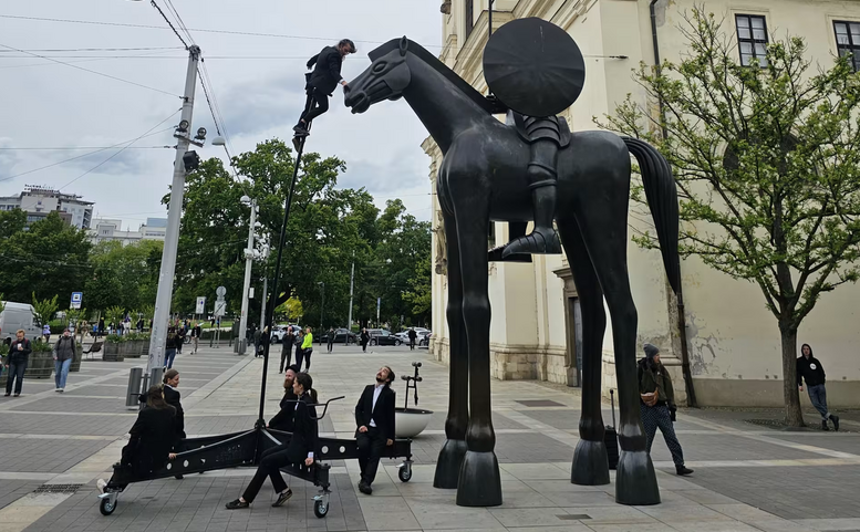 V.O.S.A. Theatre (CZ): Beztíže na cestě
