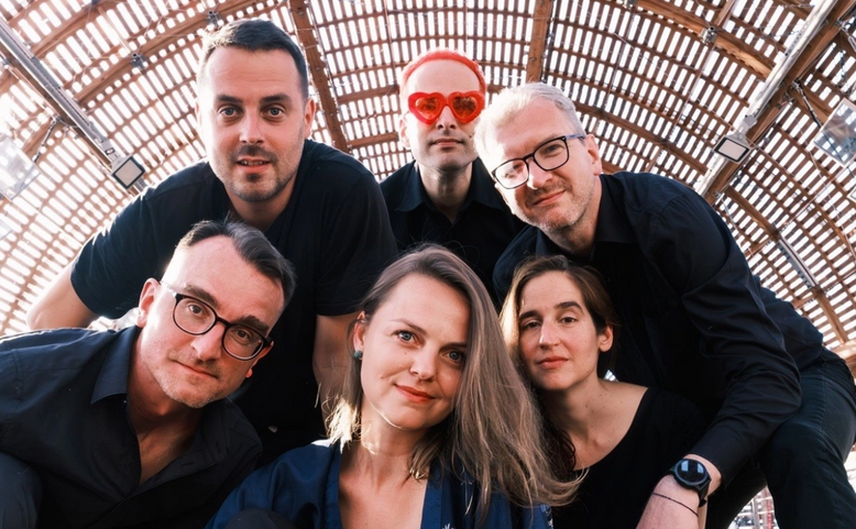Bára Zmeková s kapelou