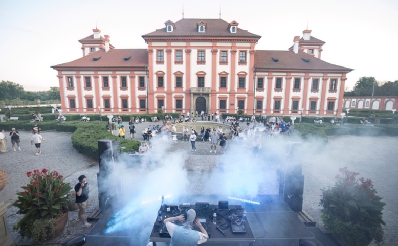 Riviéra II: Ráj konfliktu