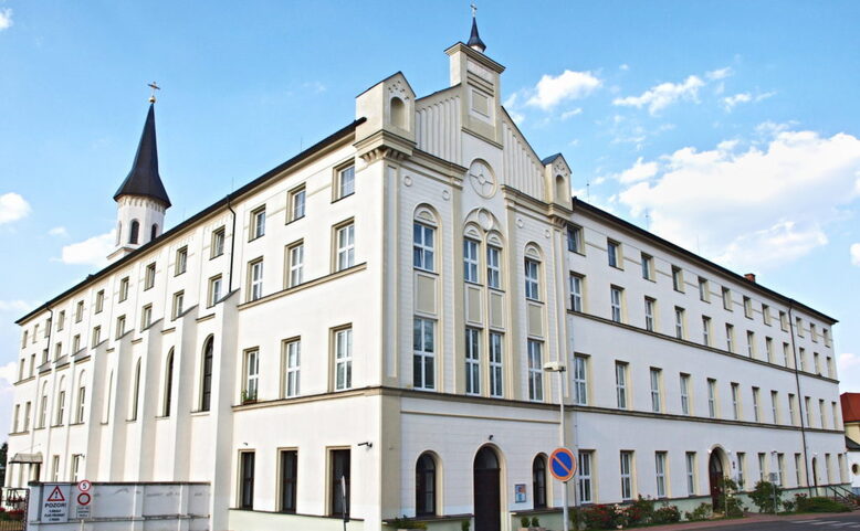Prohlídka kostela sv. Rodiny v Řepích