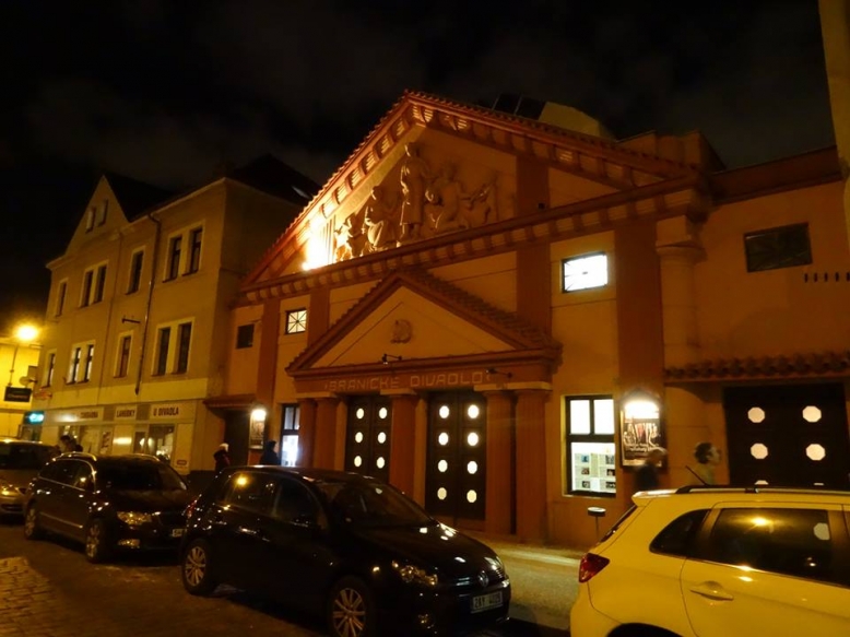 Běž za svou ženou - obnovená premiéra