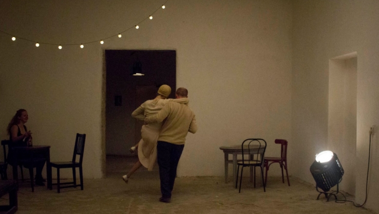 Dům v jabloních - Premiéra