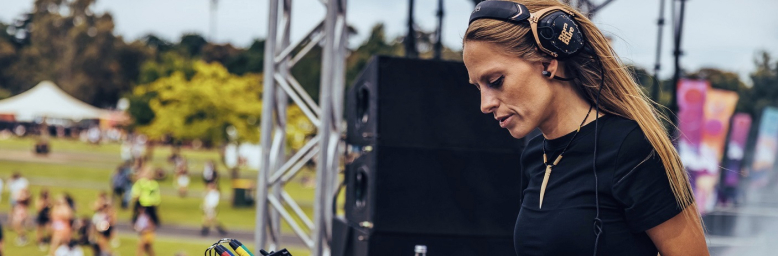 Nora En Pure