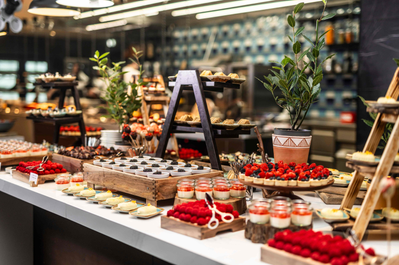 Jahodovo-třešňový bufetový brunch