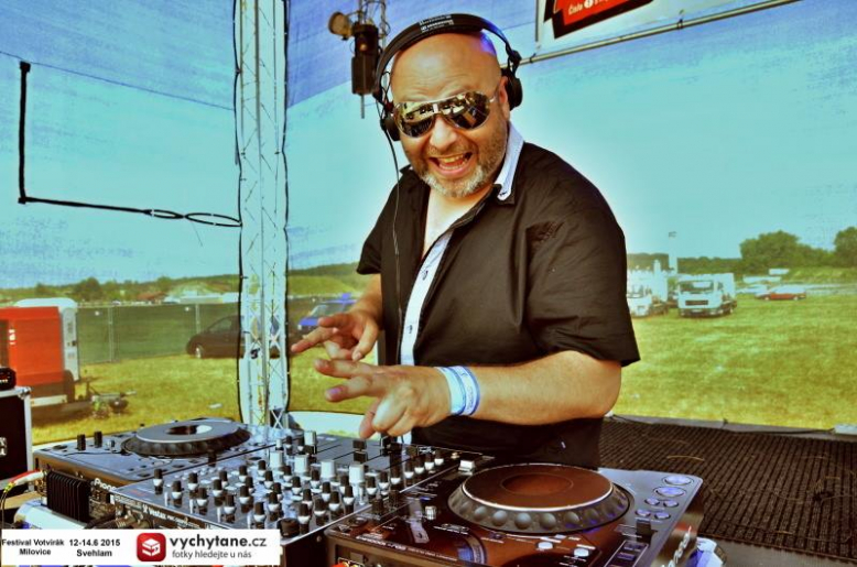 Street Food s Dj 4BeCome1