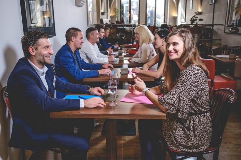 Mezinárodní seznamka v angličtině/ International dating