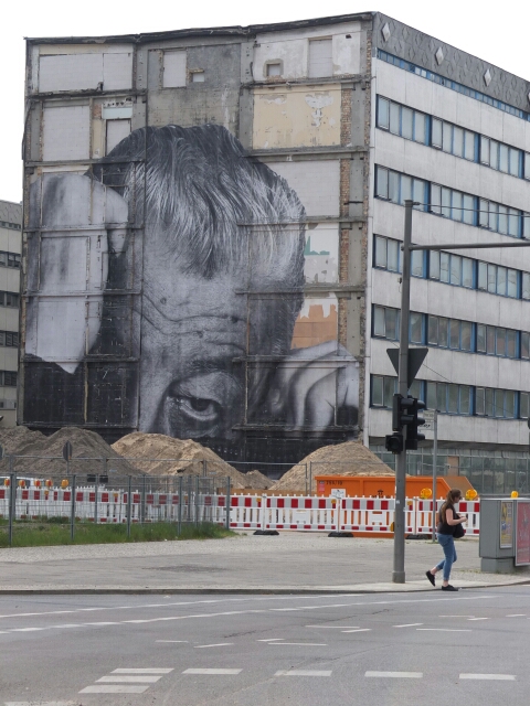 DSCF5164.jpg - Berlínský mural art