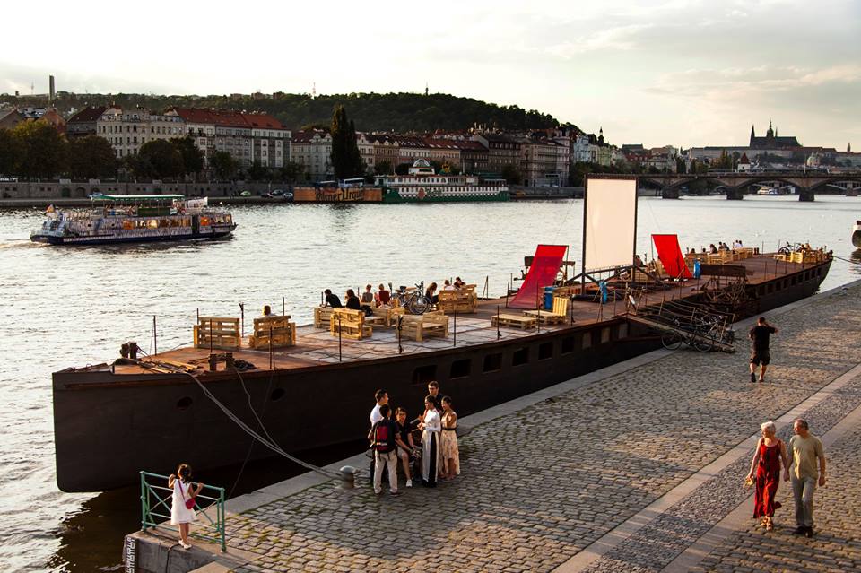 (a)voidfloatinggallery.jpg - (A)void Floating Gallery (foto: archiv podniku)