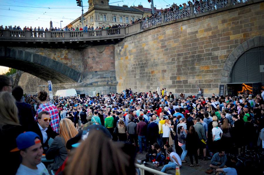 Bajkazyl-facebook.jpg - Párty u Bajkazylu (foto: archiv podniku)